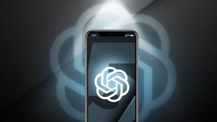 GPT-5 YA ESTÁ AQUÍ; EL NUEVO MOTOR DE CHATGPT ES “UN EXPERTO DE NIVEL DOCTORADO EN TODO”, DICE SAM ALTMAN